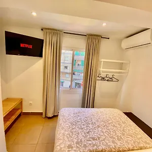  Apartment Nuevas Con Bano Privado Frente Al Metro St Mwc Barcelona-fira